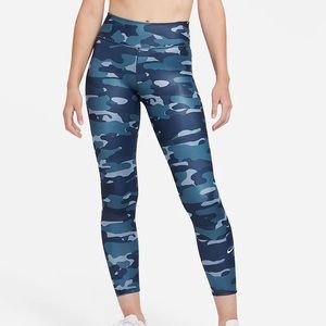 Mid Rise Camo Leggings
